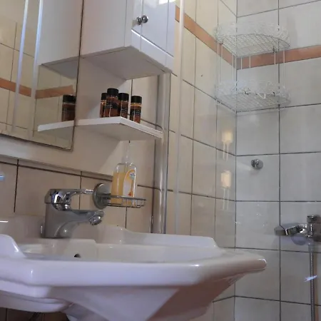 Sophia Limeni Apartments And Studios