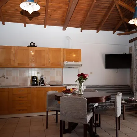 Sophia Limeni Apartments And Studios Apartment *