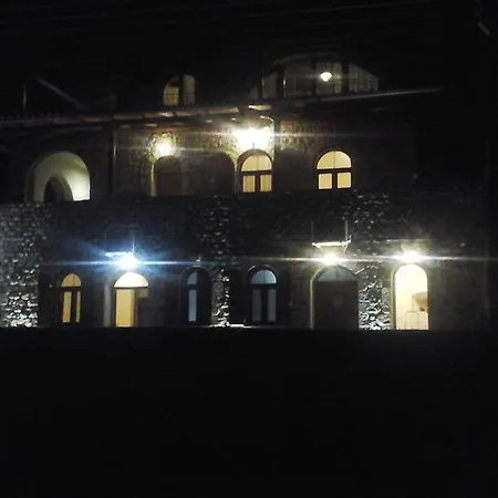 Sophia Limeni Apartments And Studios *